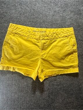 GAP Yellow‎ city 3 inch khaki Chino Shorts women's 8